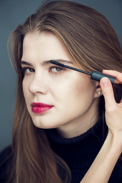 Achieve Fluttery Lashes with Ease